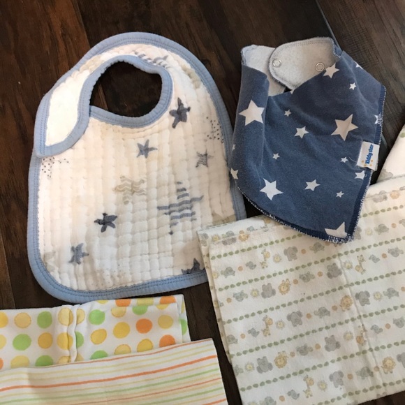 Lot of 9. Burp cloths and baby bibs. - Picture 2 of 5